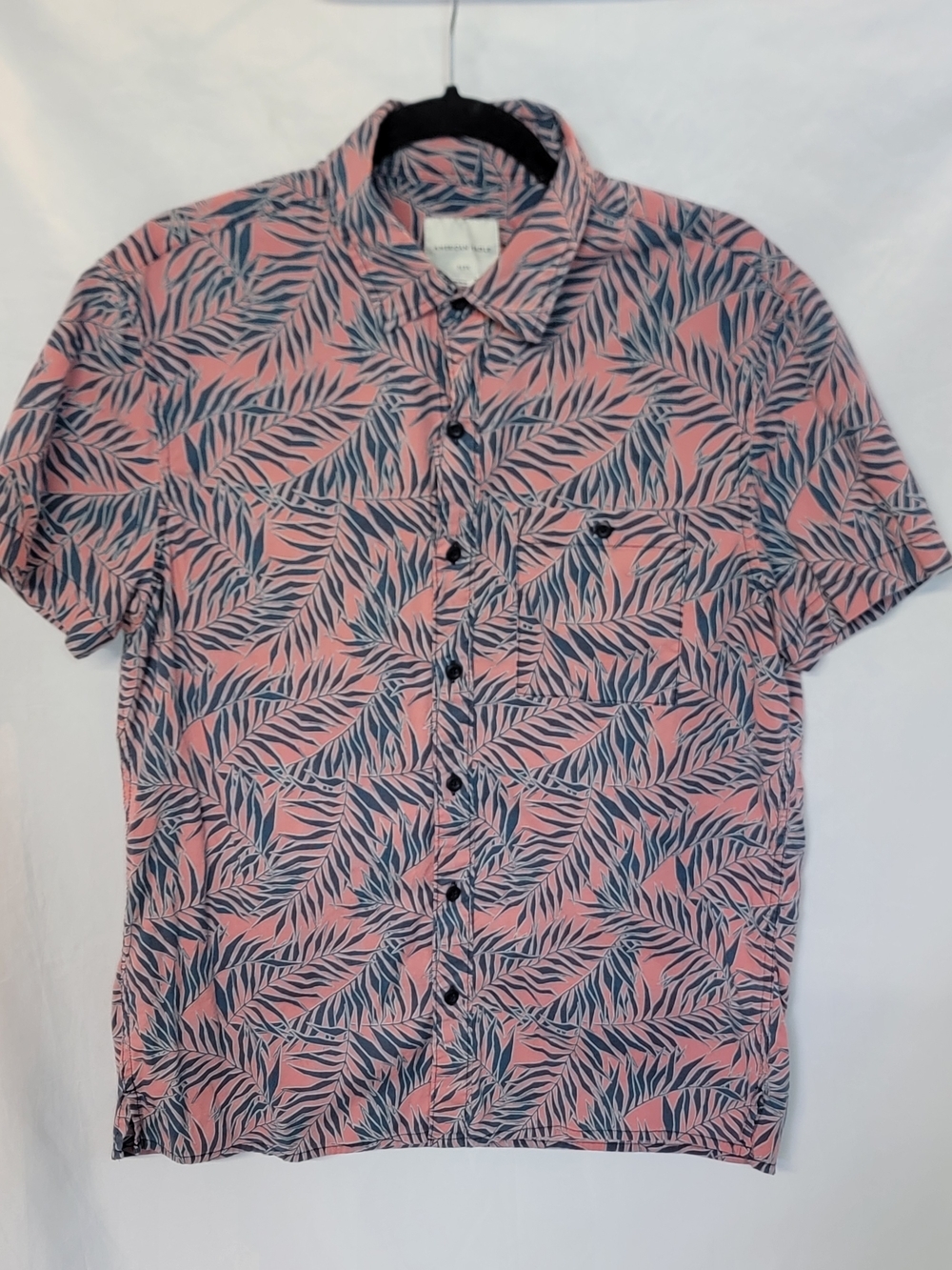 American Eagle Outfitters Pink and Navy Leaf-Print Short-Sleeve Button-Up Shirt